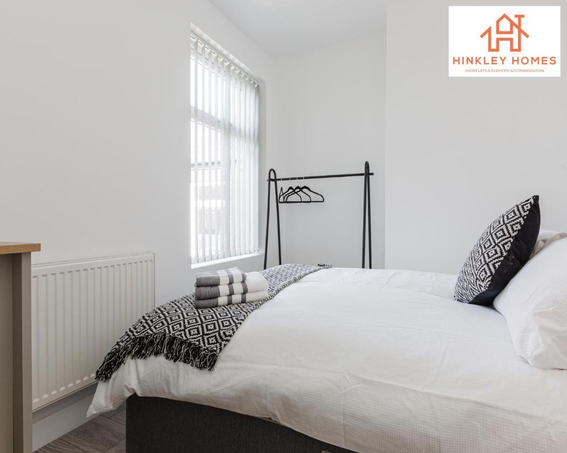 New Immaculate 5bed - Parking - Links - 5 By Hinkley Homes Short Lets & Serviced Holiday home Liverpool