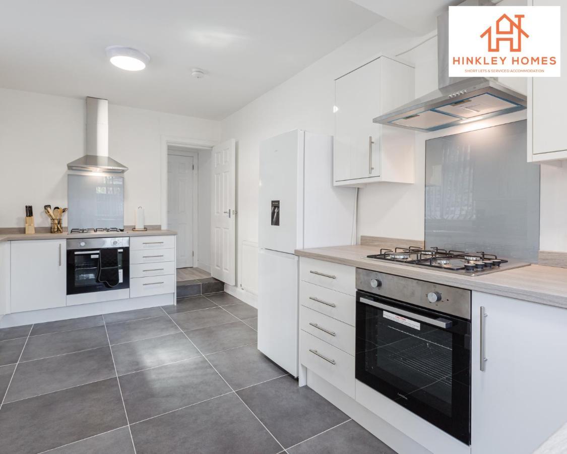 Holiday home New Immaculate 5bed - Parking - Links - 5 By Hinkley Homes Short Lets & Serviced