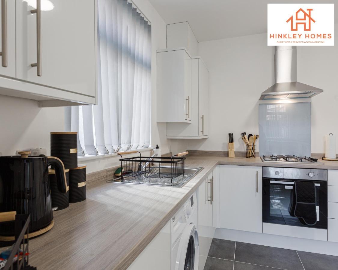 Holiday home New Immaculate 5bed - Parking - Links - 5 By Hinkley Homes Short Lets & Serviced Liverpool